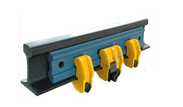 钢轨接头无孔夹紧装置