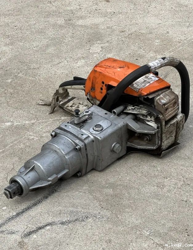 1725844338317034.jpg 单头内燃螺栓扳手