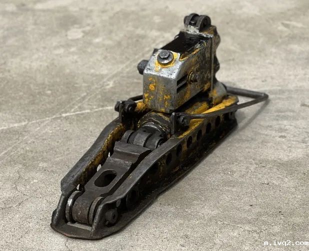 修整道岔需要用到的各类工具