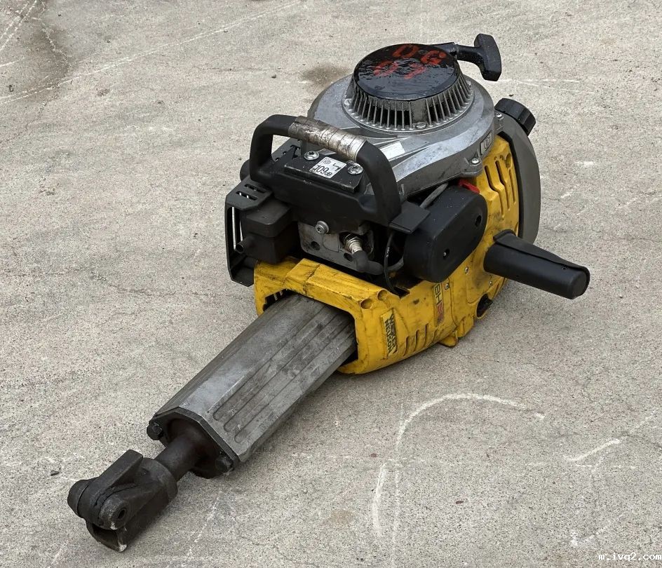 铁路内燃捣固机的日常维护步骤